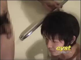18-year-old 's masturbation ejaculation. Even after he cums, he is tormented in his sensitive area, and his lips are smeared with his own cum.